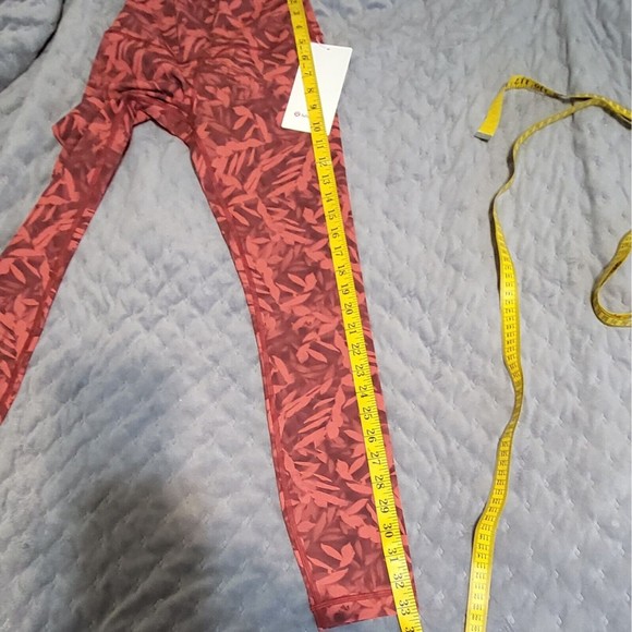 NWT Lululemon Sz4 Spray Leaf Fireside Red Wunder Under HR Tight 25in - Picture 10 of 10